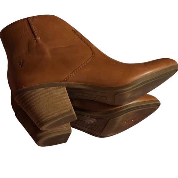 Frye Leather Almond Toe Jennifer Ankle Booties | Size 6.5 - Picture 7 of 11